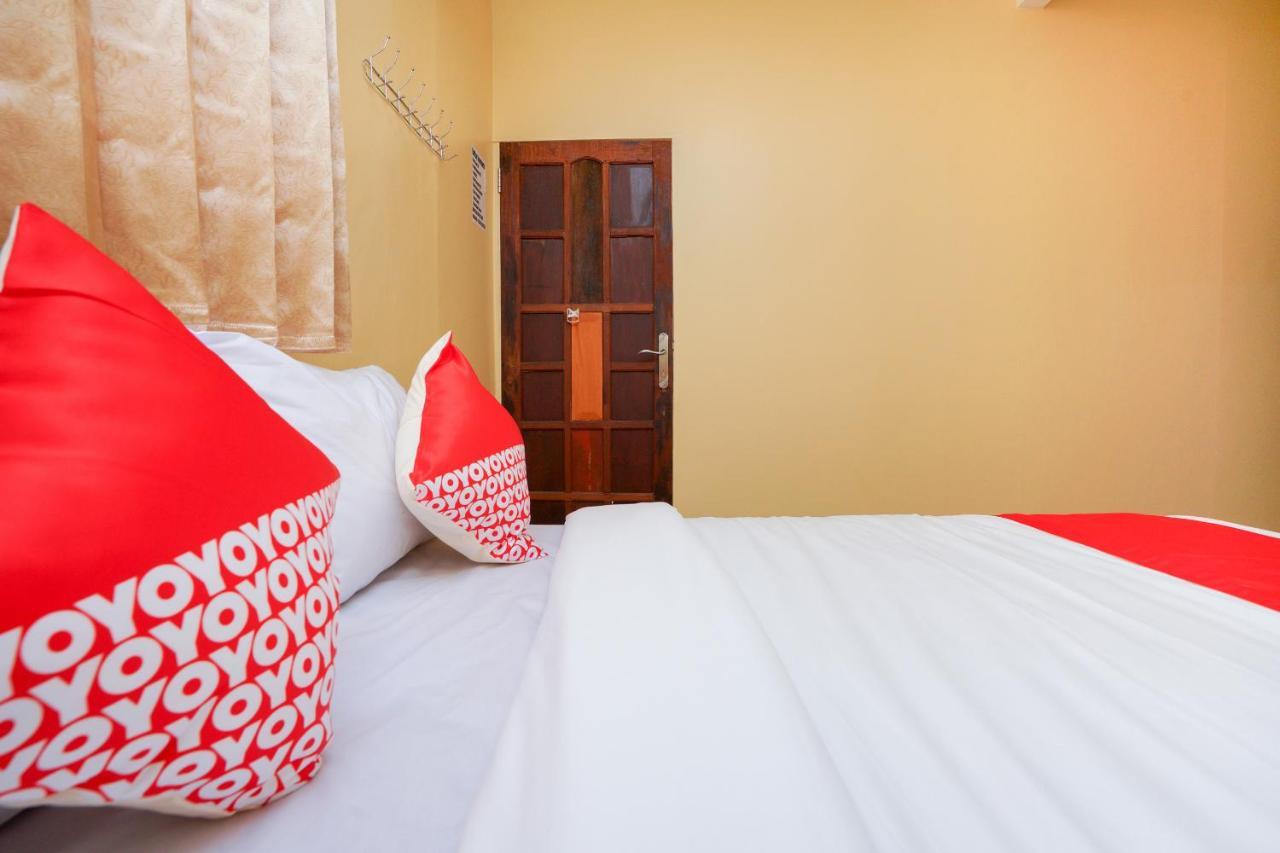 Oyo 2656 Az Zahra Residence Syariah Сурабая Екстер'єр фото