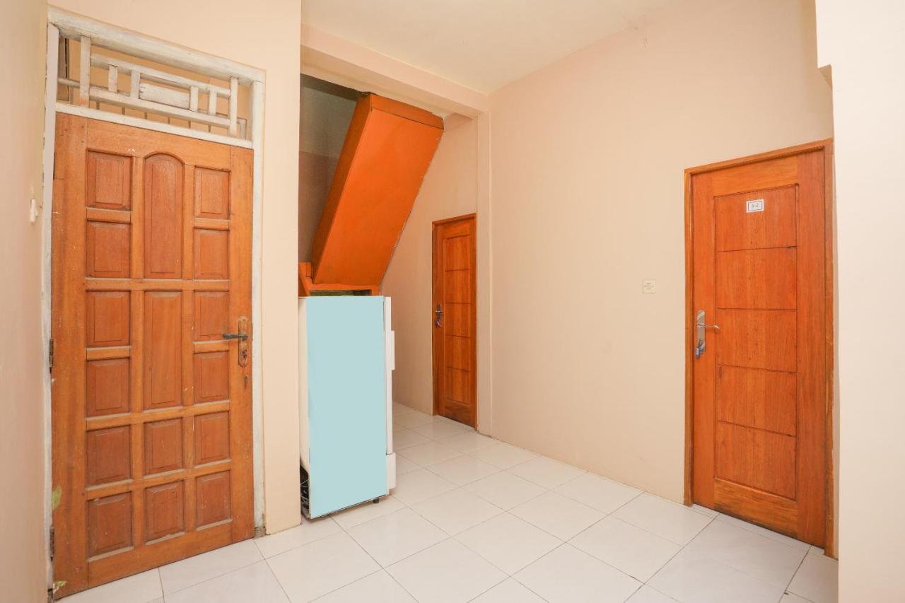 Oyo 2656 Az Zahra Residence Syariah Сурабая Екстер'єр фото