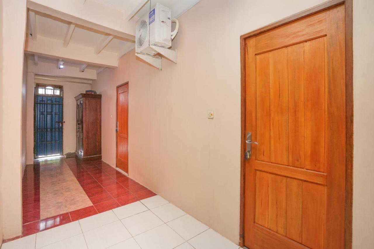 Oyo 2656 Az Zahra Residence Syariah Сурабая Екстер'єр фото